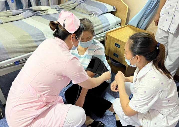 常州市福利院开展跌倒应急演练