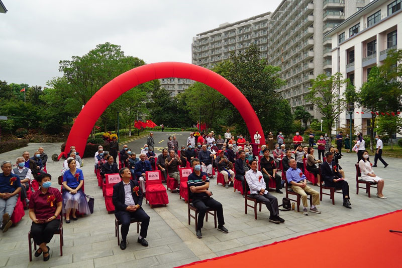 硕放蓝天颐养院热烈祝贺宜兴市蓝天颐养院盛大开业-第4张图片-无锡护理院|无锡养老院|老年公寓|无锡养老服务网