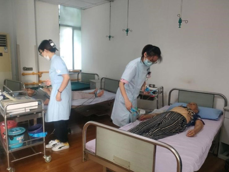 关爱老人暖人心--免费体检走进硕放颐养院-第4张图片-无锡护理院|无锡养老院|老年公寓|无锡养老服务网