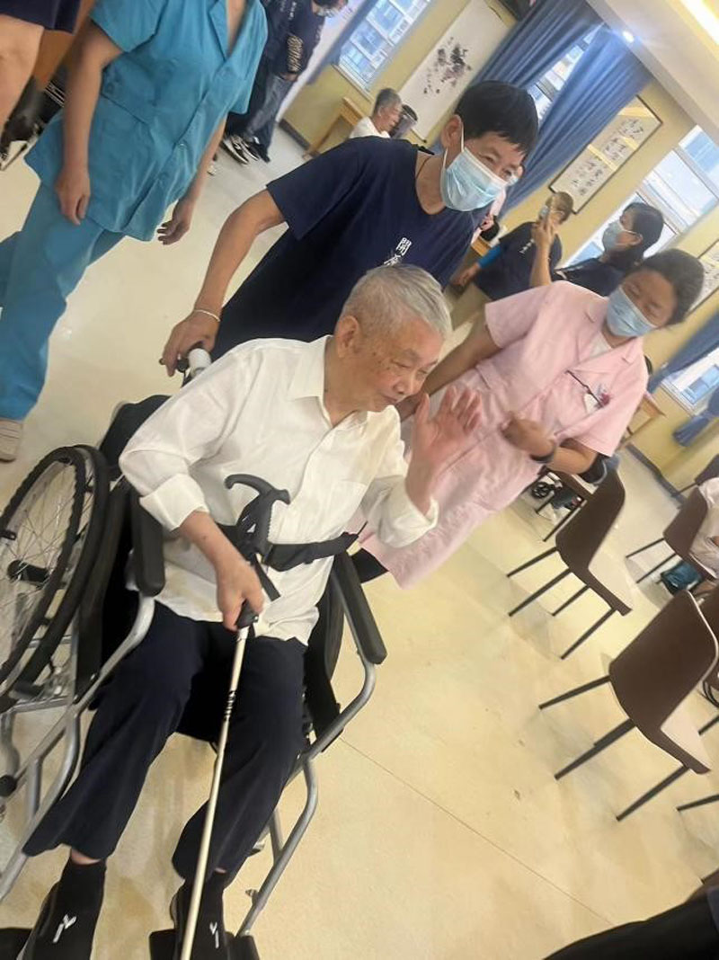 “月满赴贡湖，雅韵赏中秋”-无锡贡湖护理院-第3张图片-无锡护理院|无锡养老院|老年公寓|无锡养老服务网