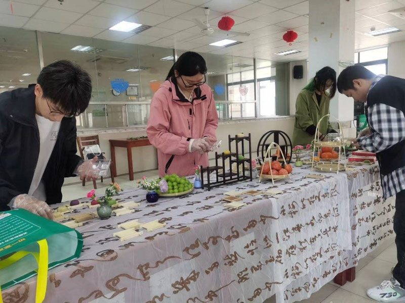 温情陪伴  最美夕阳——益启爱公益服务社重阳节走进硕放颐养院-第2张图片-无锡护理院|无锡养老院|老年公寓|无锡养老服务网
