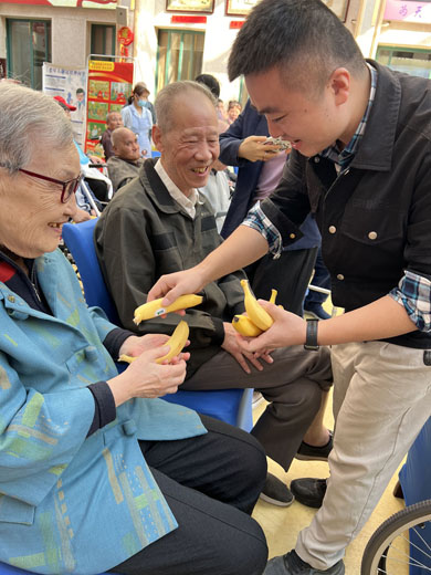 情暖蓝天 爱在重阳--无锡市滨湖区蓝天养老院-第17张图片-无锡护理院|无锡养老院|老年公寓|无锡养老服务网