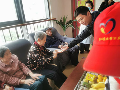 “关爱老人·重阳慰问暖人心”--无锡长安蓝天养老院-第11张图片-无锡护理院|无锡养老院|老年公寓|无锡养老服务网