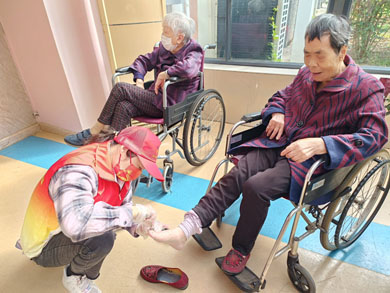 “关爱老人·重阳慰问暖人心”--无锡长安蓝天养老院-第23张图片-无锡护理院|无锡养老院|老年公寓|无锡养老服务网