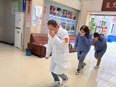 防患未然始于心 应急演练始于行-无锡市滨湖区蓝天养老院-第3张图片-无锡护理院|无锡养老院|老年公寓|无锡养老服务网