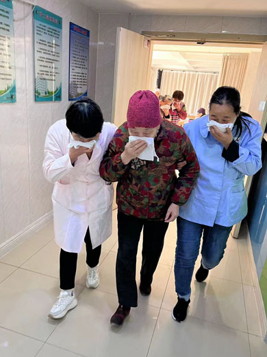 防患未然始于心 应急演练始于行-无锡市滨湖区蓝天养老院-第8张图片-无锡护理院|无锡养老院|老年公寓|无锡养老服务网