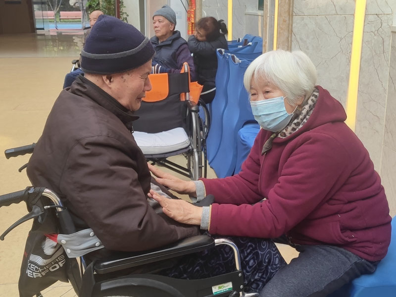 孝亲敬老 从我做起---开原义工走进无锡市滨湖区蓝天养老院-第19张图片-无锡护理院|无锡养老院|老年公寓|无锡养老服务网