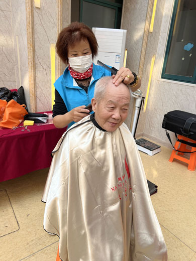 孝亲敬老 从我做起---开原义工走进无锡市滨湖区蓝天养老院-第25张图片-无锡护理院|无锡养老院|老年公寓|无锡养老服务网