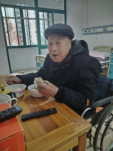 情暖腊八节 粥浓心更甜---无锡市滨湖区蓝天养老院-第11张图片-无锡护理院|无锡养老院|老年公寓|无锡养老服务网