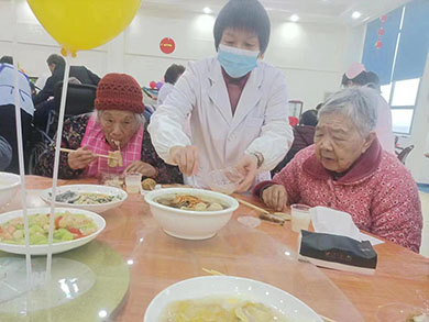 团团圆圆年夜饭 欢欢喜喜迎新年--长安蓝天养老院-第19张图片-无锡护理院|无锡养老院|老年公寓|无锡养老服务网