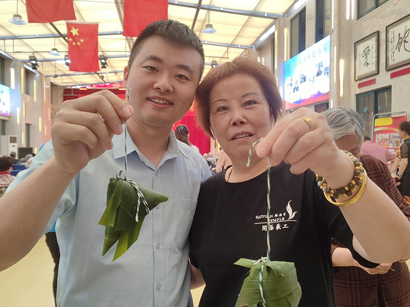 浓情端午 粽享欢乐---开原义工“情暖端午•与爱同行”爱心公益活动-第12张图片-无锡护理院|无锡养老院|老年公寓|无锡养老服务网