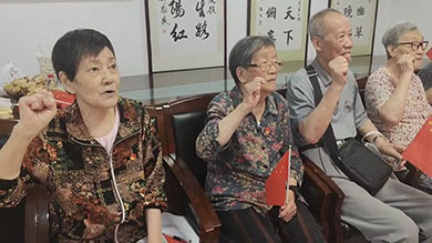 养老院里红歌亮 为党庆生正能量---无锡市滨湖区蓝天护理院-第7张图片-无锡护理院|无锡养老院|老年公寓|无锡养老服务网