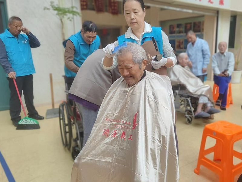 温暖重阳 爱在身边---无锡市滨湖区蓝天养老院-第12张图片-无锡护理院|无锡养老院|老年公寓|无锡养老服务网