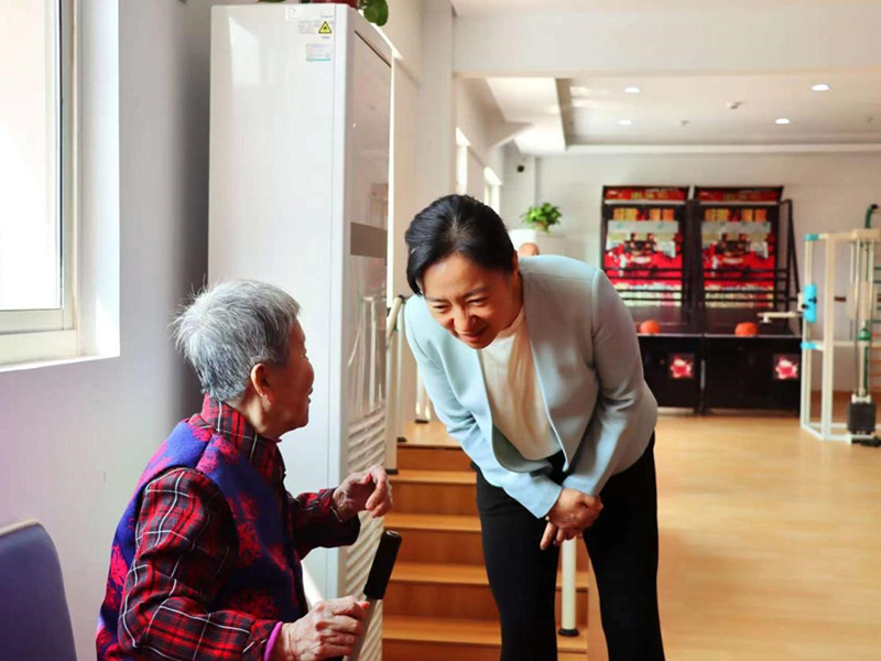 重阳情深，温暖敬老——盛市长重阳节慰问常州罗溪爱心护理院及全院老人-第2张图片-无锡护理院|无锡养老院|老年公寓|无锡养老服务网